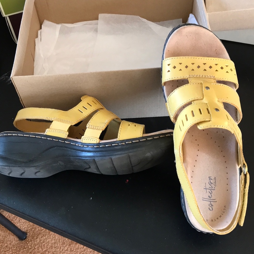 Clarks 8.5. Stored in box, EUC Yellow